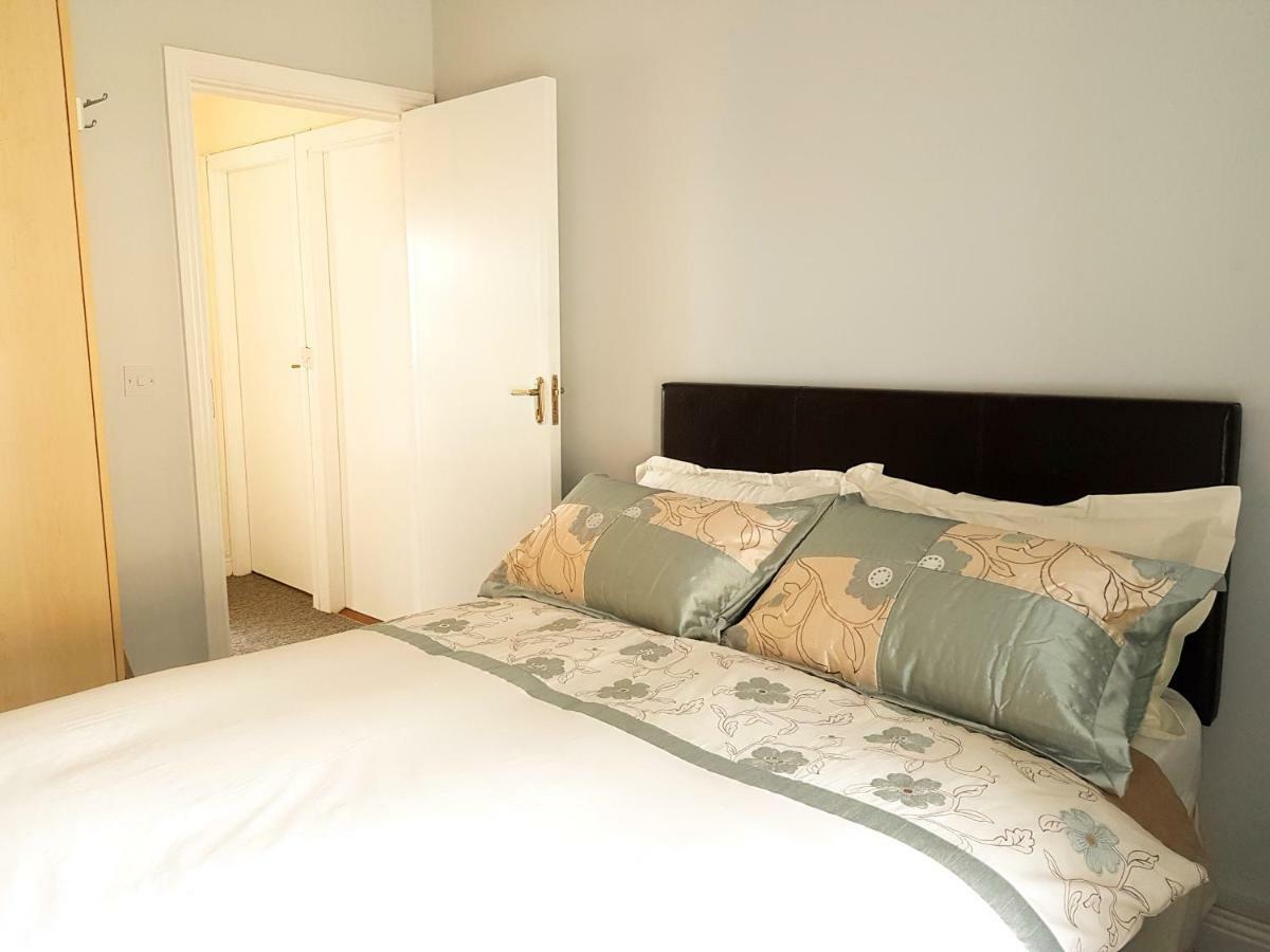 Townhouse In Centre Of Cobh Apartment Exterior foto