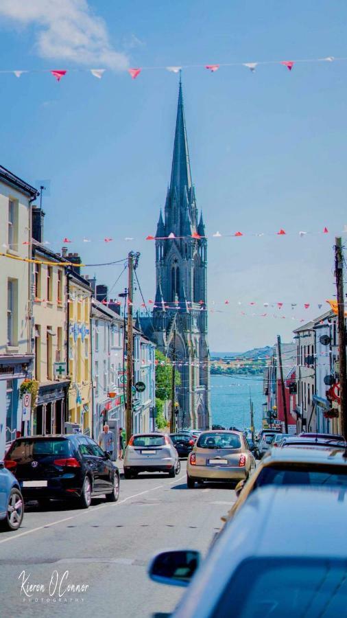 Townhouse In Centre Of Cobh Apartment Exterior foto