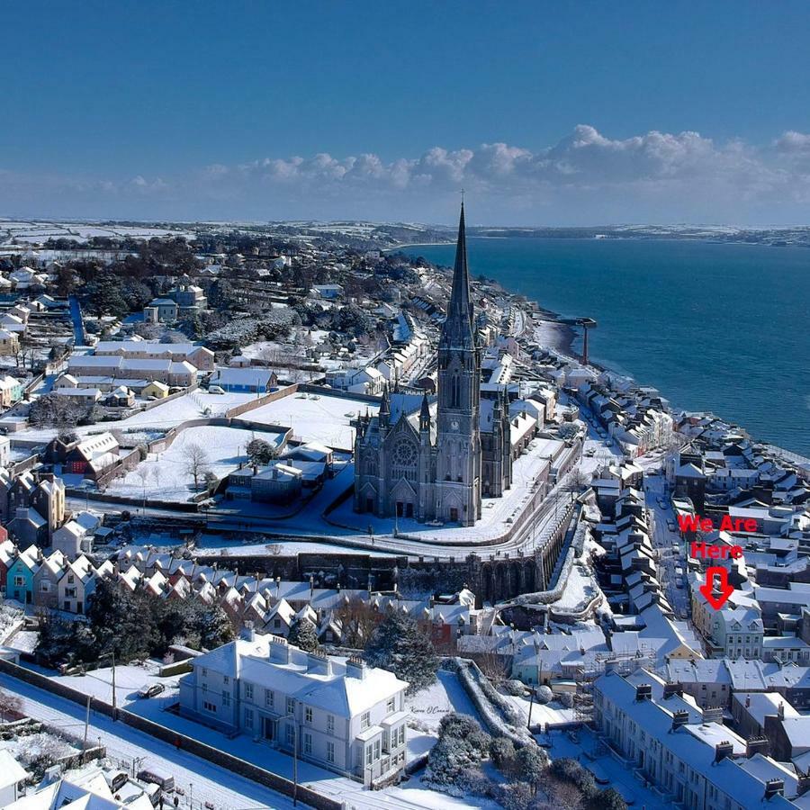 Townhouse In Centre Of Cobh Apartment Exterior foto
